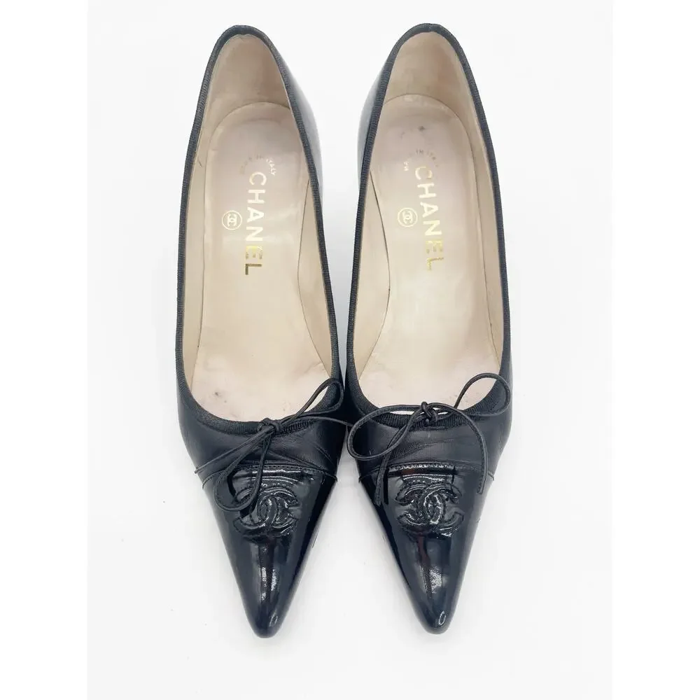 Chanel Vintage Black Leather Patent Cap Toe CC Bow Pointed Toe Pumps Heels EU 36